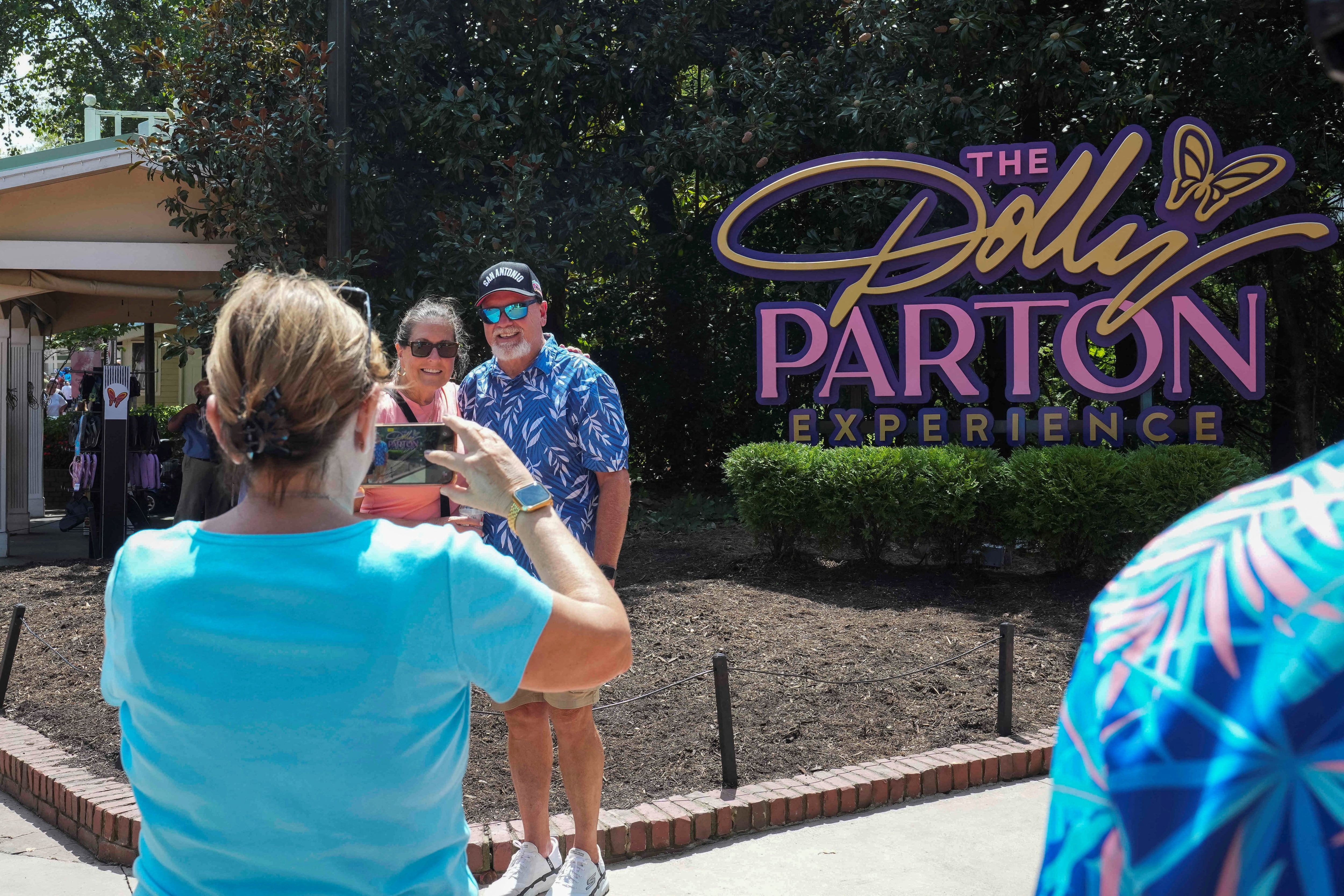 Dollywood permaneció abierto en Pigeon Forge tras la muerte de Dolly Parton por expreso deseo de su fundadora. (REUTERS/Megan Varner)