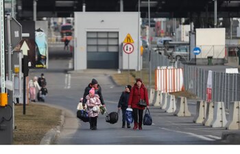 Refugiados ucranianos llegando a Polonia