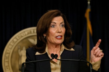 La reforma ya pasó por la Asamblea y el Senado estatal, pero necesita la firma de Kathy Hochul para entrar en vigor en Nueva York (REUTERS/Brendan McDermid)