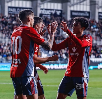 El lateral suma minutos en