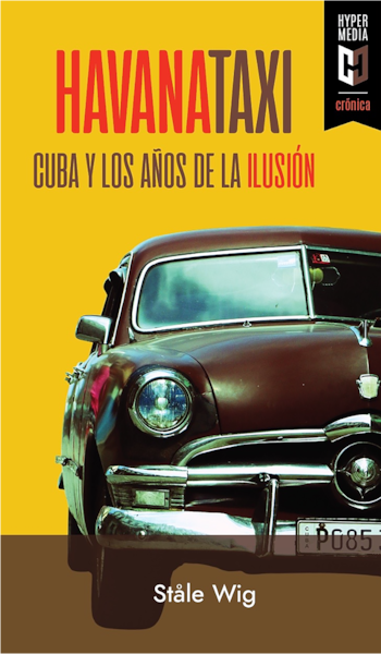Primer plano de la parte delantera de un coche antiguo color marrón oscuro con detalles cromados y faro redondo, sobre un fondo amarillo y marrón