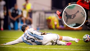 Un fanático se tatuó el quite de Paredes ante Egipto: la reacción del jugador de la Selección
