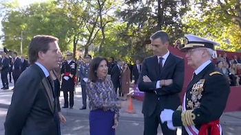 Desfile del 12 de octubre, en directo: fuerte abucheo y graves insultos a Pedro Sánchez a su llegada al desfile por la Fiesta Nacional