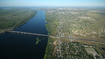 El puente de Antonivka, que