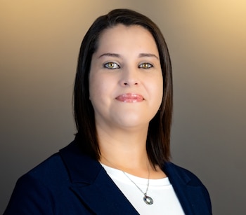 Lourdes Sáurez Barboza, presidenta del AyA, expresó su solidaridad con las familias de las dos víctimas y anunció una revisión de las condiciones de abastecimiento en Pavas. Crédito: Presidencia de la República