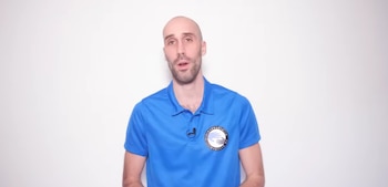 El fisioterapeuta Marcos Sacristán en un vídeo de su canal de YouTube.