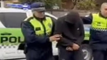 Tucumán: un adolescente prendió fuego a su pareja en medio de una discusión por celos