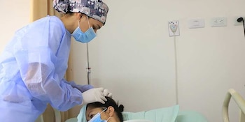 Un vigilante del Hospital San Vicente de Paúl de Caldas, en Antioquia, fue agredido por cuatro personas en el servicio de Urgencias el 5 de septiembre - Hospital San Vicente de Paúl Caldas