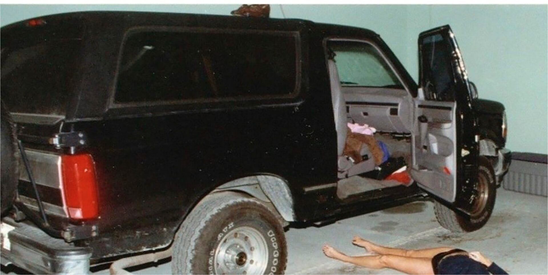 La escena del crimen. El asesino le había pedido a la mujer que antes de ejecutarla se sacara los zapatos