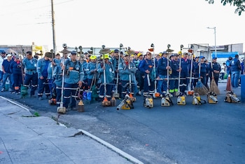 Más 200 trabajadores participarán en barrido y recolección de residuos durante los tres días principales (Foto: Alcaldía de San Salvador Centro)
