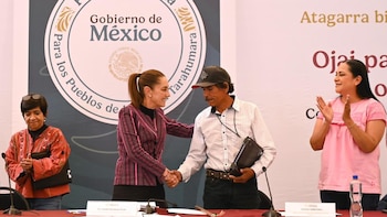 Sheinbaum entrega títulos de propiedad
