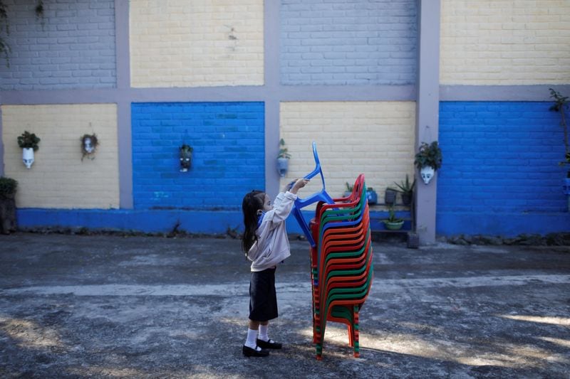 La medida alcanza desde inicial hasta educación superior, con alcance nacional. El foco está en evitar incidentes por deslizamientos y crecidas. Las autoridades piden atención a la información verificada mientras cambia el panorama. REUTERS/José cabezas