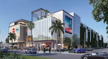 La apertura del Centro Comercial