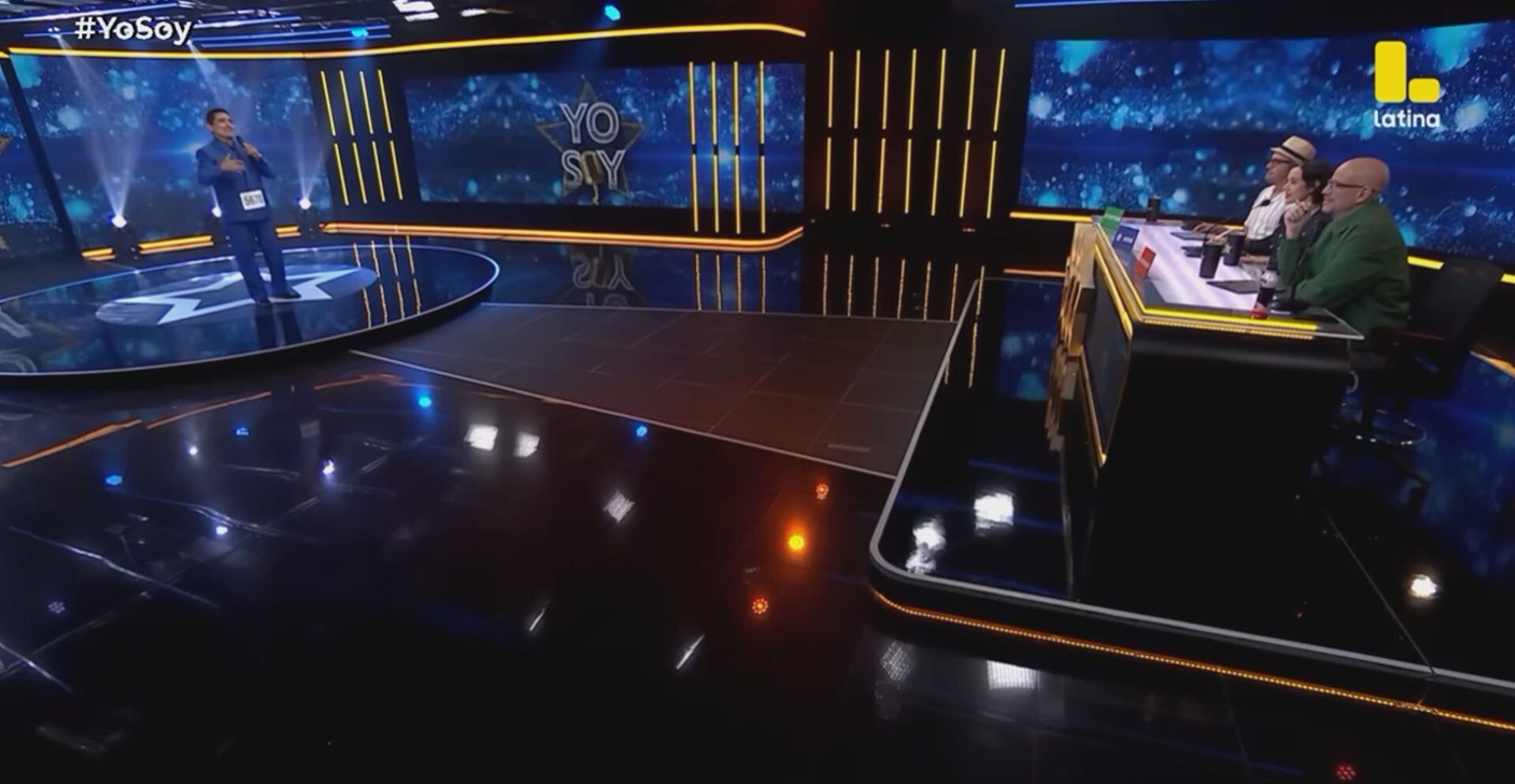 La música es un asunto familiar para Edgar Parque, quien forma parte de un grupo junto a su hermano, hijo y cuñado, mientras su hija se encarga de su caracterización para cada show. (Latina)