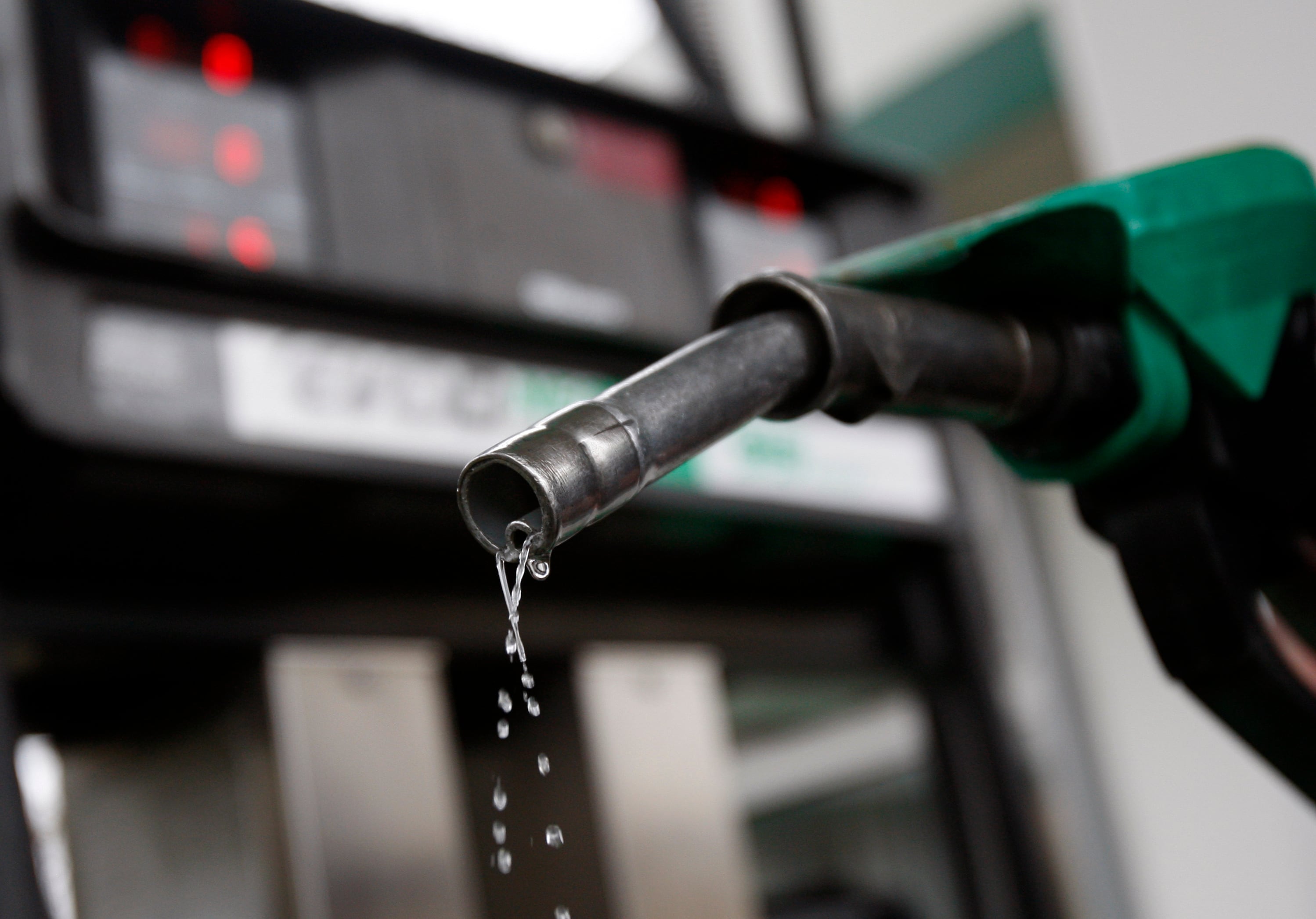 Surtidor de gasolina (Europa Press)