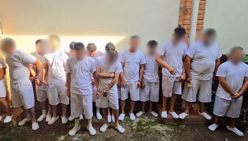 El ataque registrado el 25 de octubre de 2025, entre hinchas del Alianza F. C. y Club Deportivo FAS, dejó daños materiales y personas lesionadas, según la Policía Nacional Civil. (Cortesía: Centros Judiciales)