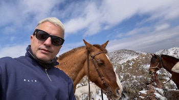 El viaje de Ángel de Brito a Mendoza con amigos de LAM y cabalgatas