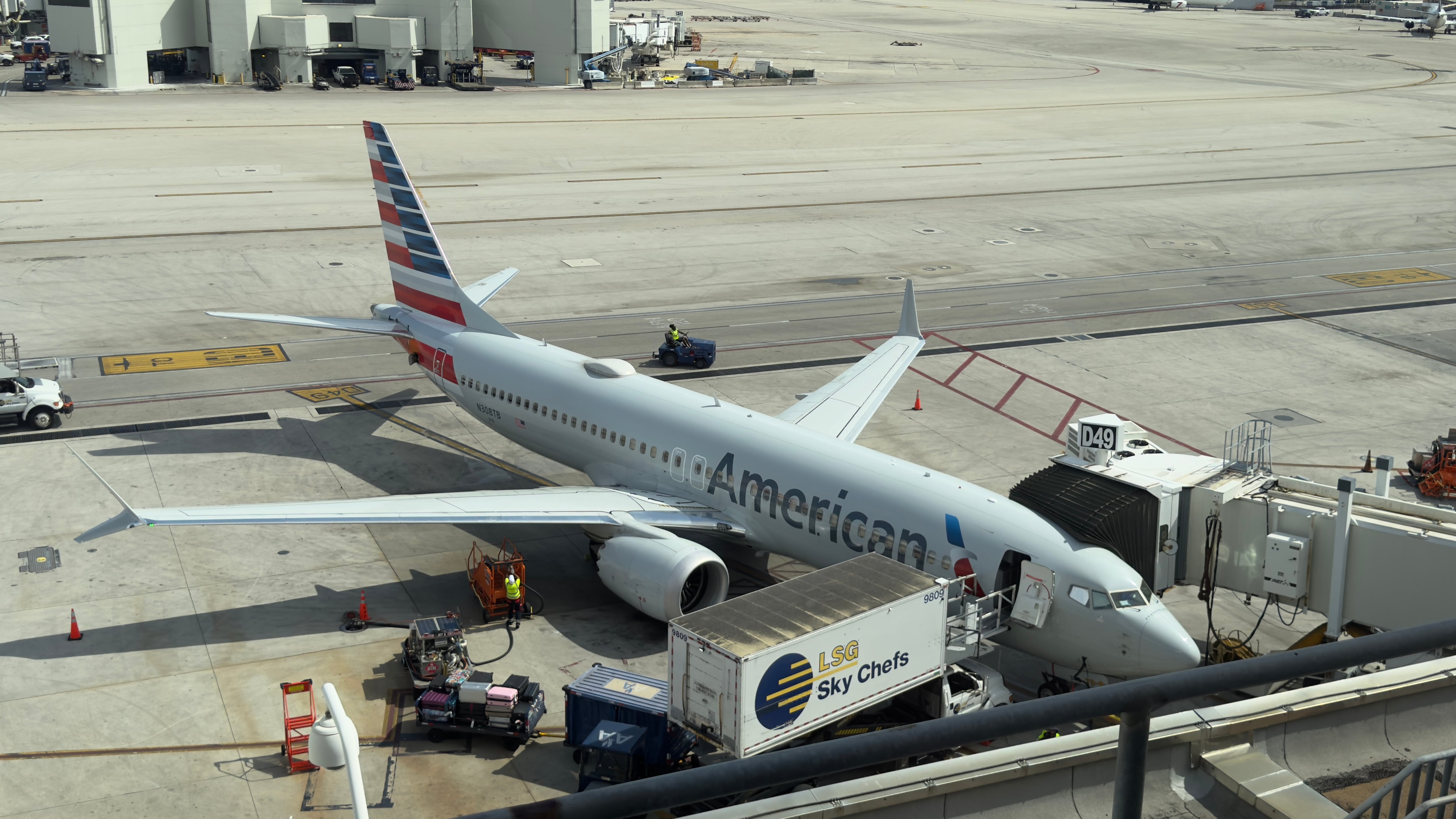 El sitio miami-airport.com concentra la información oficial sobre rutas alternativas, señalización, accesos y avances de la modernización de la Terminal Sur (Opy Morales)