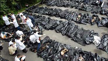 Una escuela rusa sitiada, un gimnasio minado por terroristas y 186 alumnos muertos: el horror de la masacre de Beslán