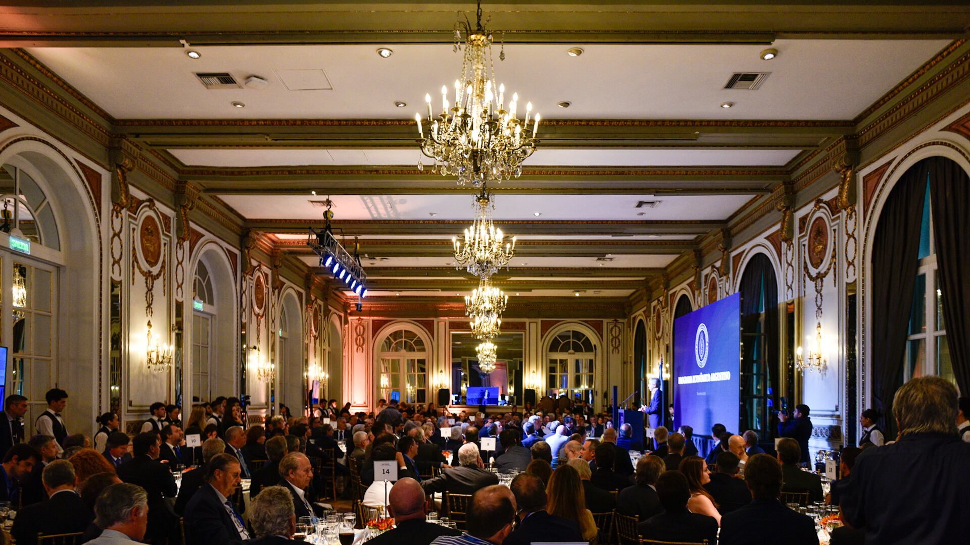 24 fotos del almuerzo del Cicyp con el ministro de Economía Luis Caputo