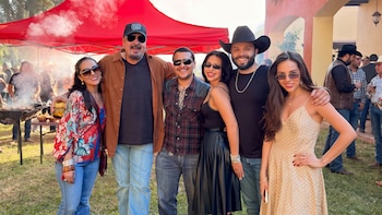 Ángela y Pepe Aguilar dedican emotivos mensajes a Leonardo Aguilar para celebrar sus 27 años