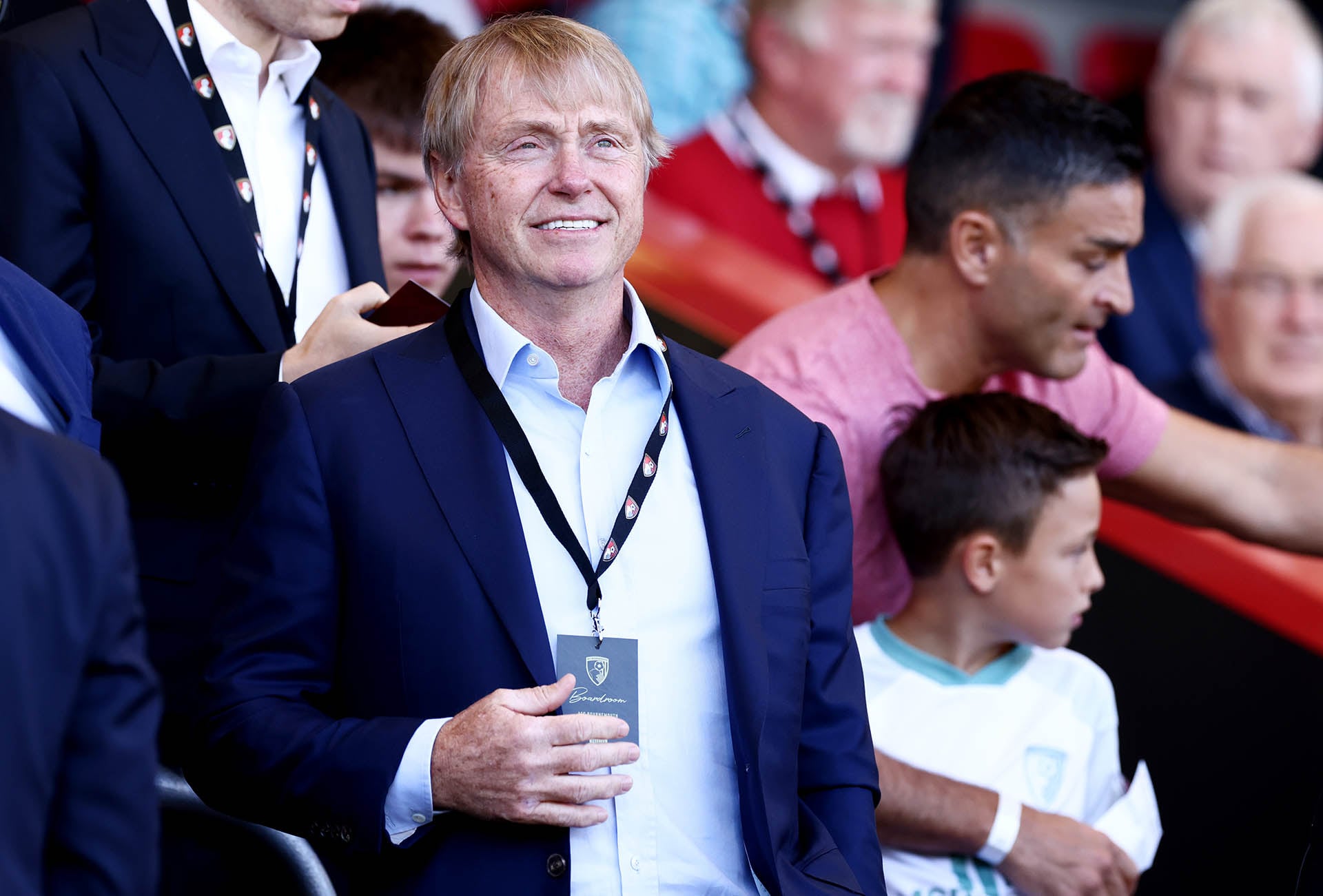 Wesley Edens, en la tribuna (The Grosby Group)