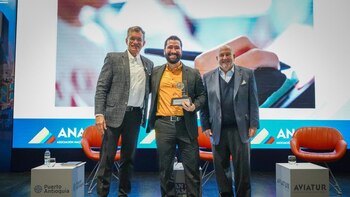 Bombillo Amarillo recibe Premio Nacional