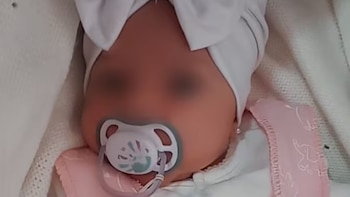 Policías de Córdoba le salvaron la vida a una bebé recién nacida que se estaba asfixiando