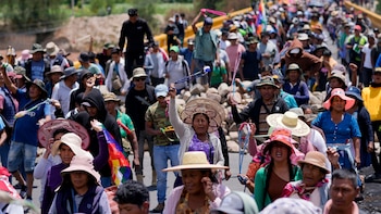 Seguidores de Evo Morales reforzaron