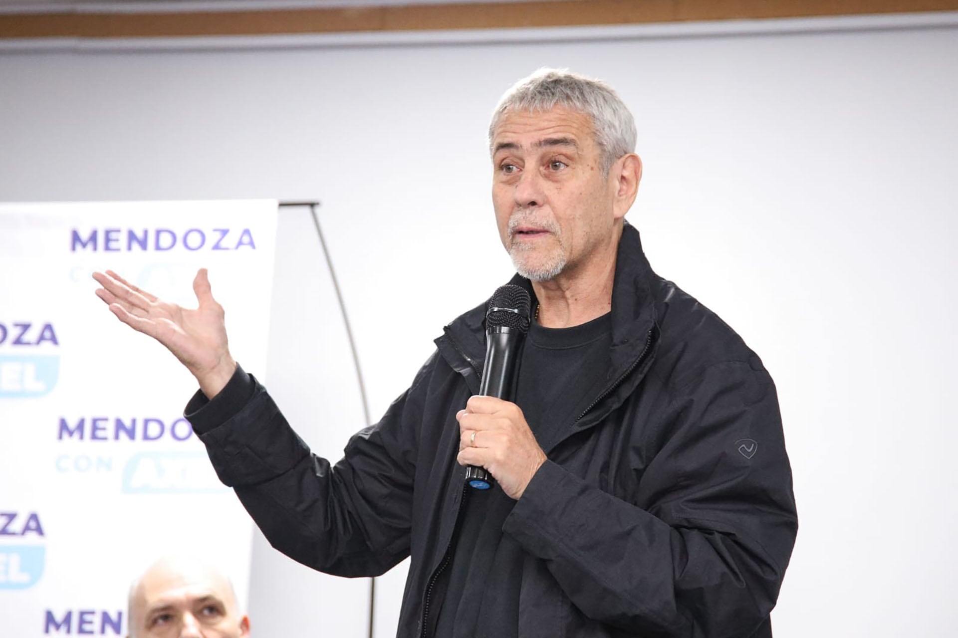 Jorge Ferraresi durante el acto que encabezó en Mendoza