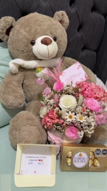 Antes de la serenata, Tania