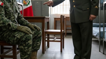 Detienen a un teniente del