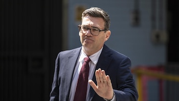 Burnham defiende el pragmatismo con China y promete una relación "franca y constructiva" con Xi