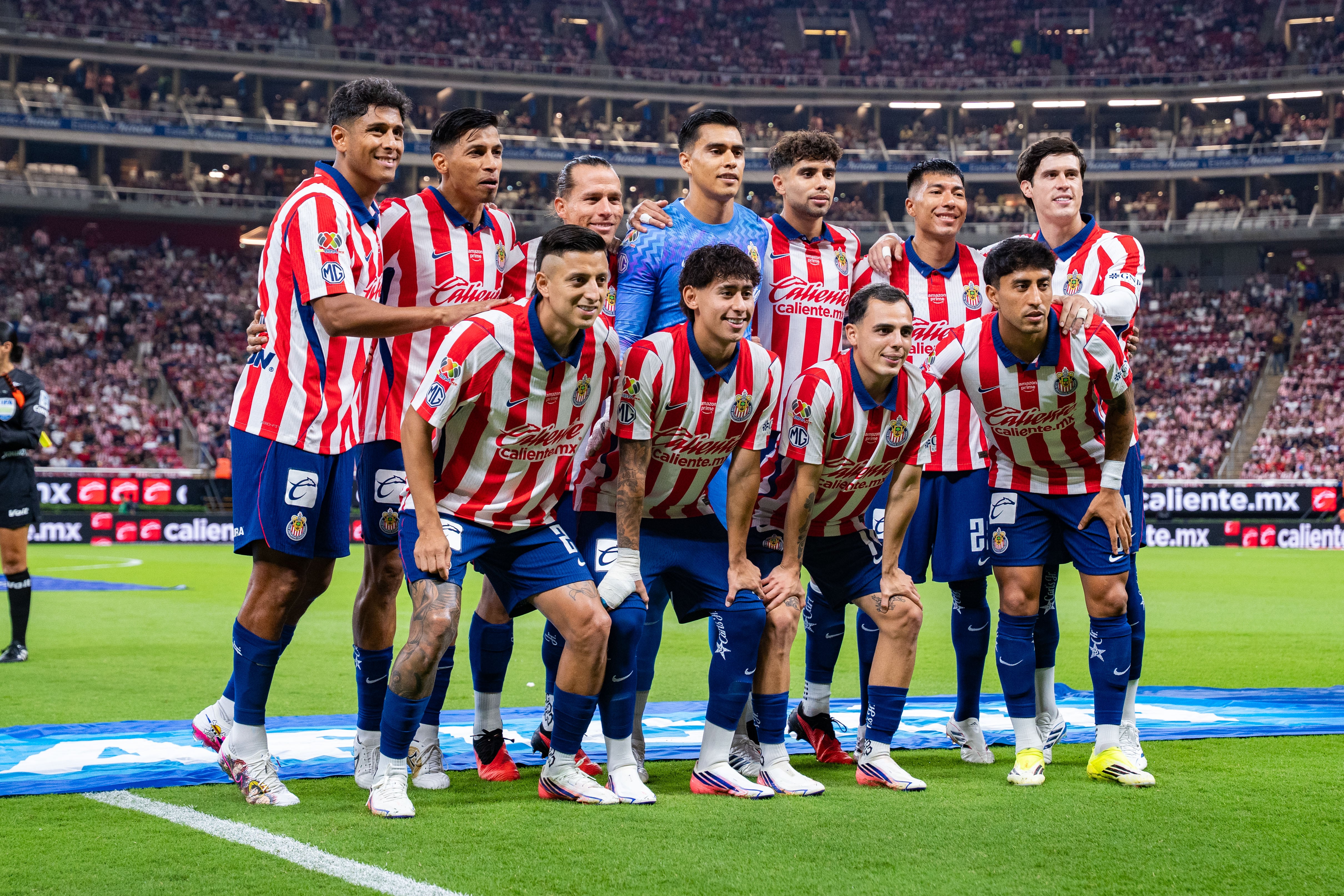 Chivas buscará extender su dominio reciente sobre América y sumar un nuevo triunfo en el partido más esperado del torneo. (Pavel Alcaraz / EMX imageStudio Sport)