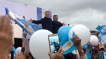 Mauricio Macri junto al diputado