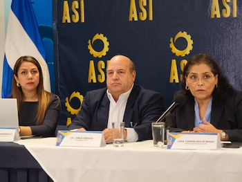 El PIB industrial de El Salvador creció 4.4 % en el primer trimestre de 2026 y consolidó a la industria como motor del crecimiento económico. (Foto Infobae/A. Parada)