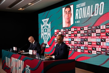 El técnico de Portugal Roberto Martínez menciona el nombre de Cristiano Ronaldo al anunciar la convocatoria para el Mundial 2026, el martes 19 de mayo de 2026, en las afueras de Lisboa-crédito Armando Franca/AP Foto