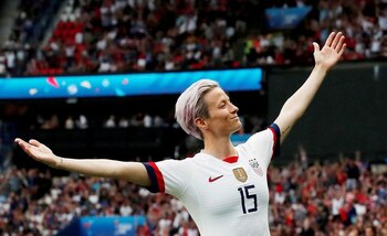 Megan Rapinoe integra el plantel
