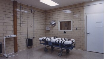 Heidnik pasó por varios institutos