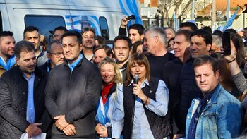 Patricia Bullrich junto a Diego