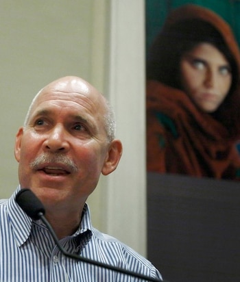 El fotógrafo estadounidense Steve McCurry