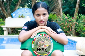 El debut profesional de la pugilista impulsó el desarrollo del boxeo femenino en la zona de Guanacaste. (Foto: Redes sociales de Gipzy Díaz)
