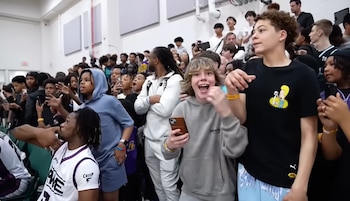 El 67 Kid y su gesto icónico consolidaron la expansión del “six-seven” como broma interna colectiva en la cultura digital juvenil. (YouTube)