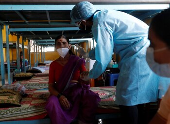 La India lleva reportados más de 26 millones de infectados y 303.000 fallecidos, según datos del Johns Hopkins University & Medicine Resource Center (Reuters/Francis Mascarenhas)