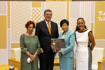 La gobernadora de Tokio Koike