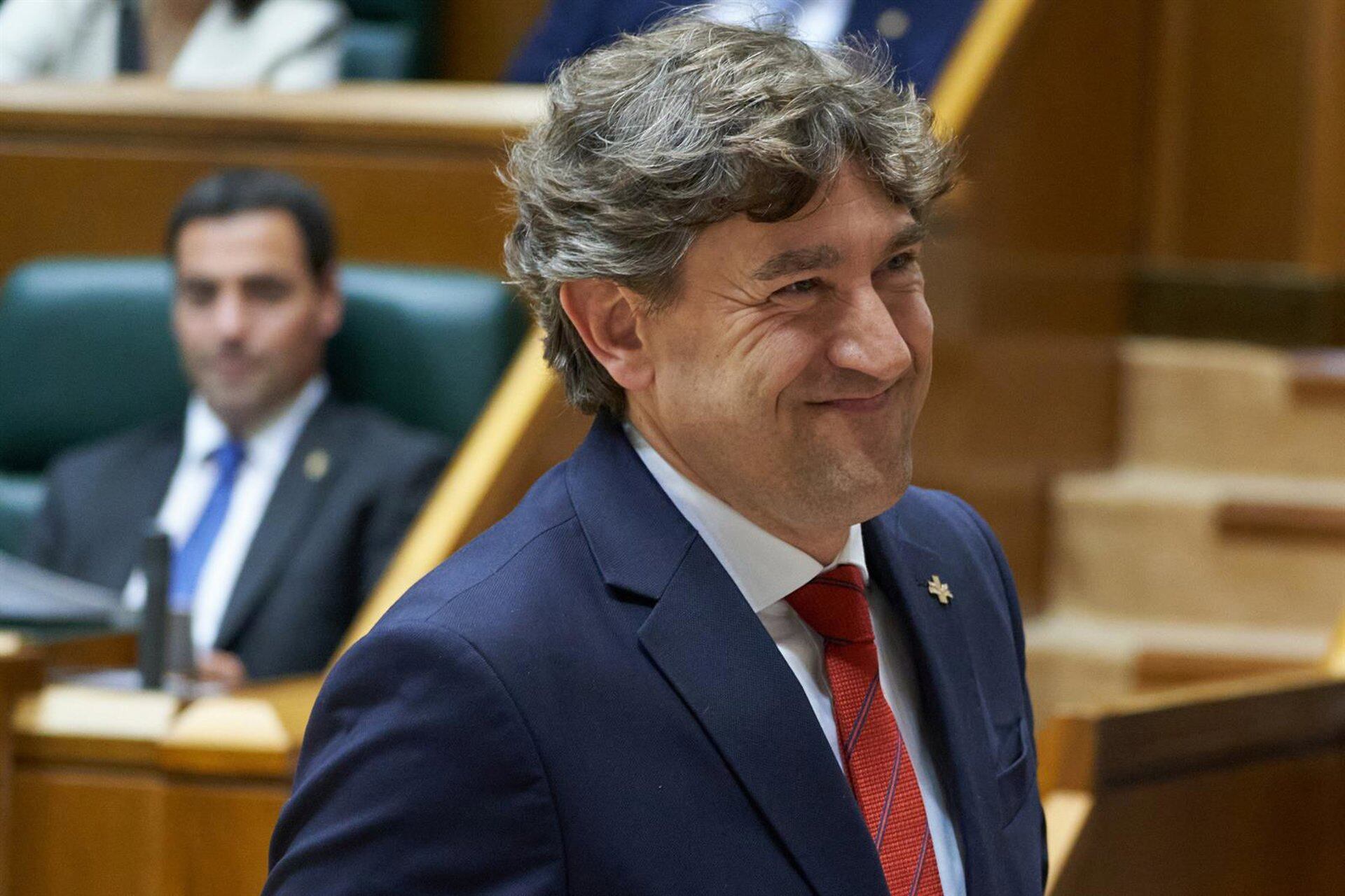 Andueza (PSE): «El Gobierno de Sánchez no debe pedir perdón por el bombardeo de Guernica perpetrado por el franquismo»