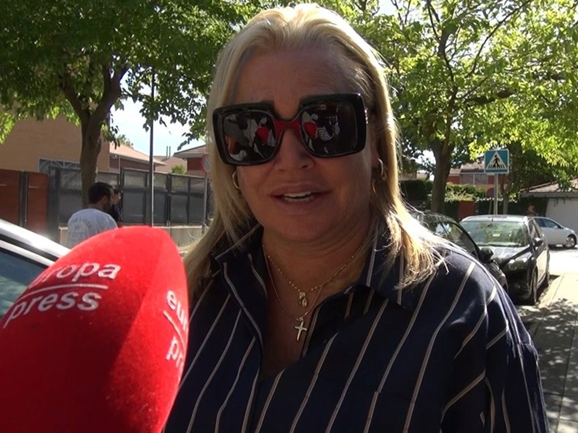 12/10/2026 Belén Esteban responde a Beatriz Trapote y Amador Mohedano con una advertencia.Belén Esteban ha vuelto a pronunciarse sobre la polémica que la enfrenta a la familia Janeiro y al entorno de los Mohedano. Después de las últimas declaraciones de Beatriz Trapote sobre su relación con la hija de la colaboradora y de las críticas de Amador Mohedano, la colaboradora ha reaparecido ante las cámaras y, aunque ha intentado evitar alimentar el conflicto, ha negado algunas de las afirmaciones que se han hecho públicas.