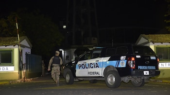 “Pequeño J” llegó a la Argentina tras ser extraditado desde Perú para responder por el triple crimen narco