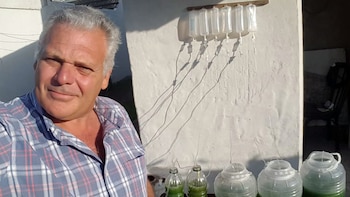 Raduazo, con las microalgas de