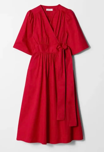 Vestido de &Other Stories de la reina Letizia (H&M).
